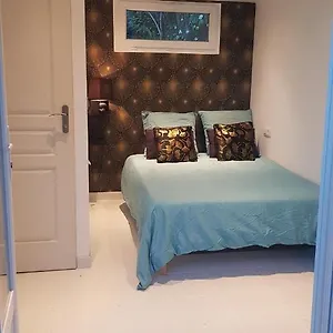 https://guest-house-bedroom-riviera-private-entrance.fr-provencehotel.com