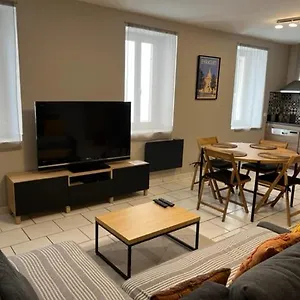 https://bel-appartement-2-chambres-au-coeur-du-village.fr-provencehotel.com