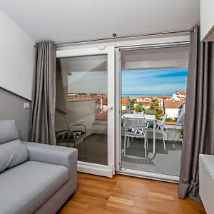 apartment-lili-porec-52440-2.in-istria.net/