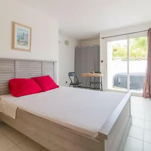 https://superbe-studio-avec-jacuzzi-prive.comcaribbean.com